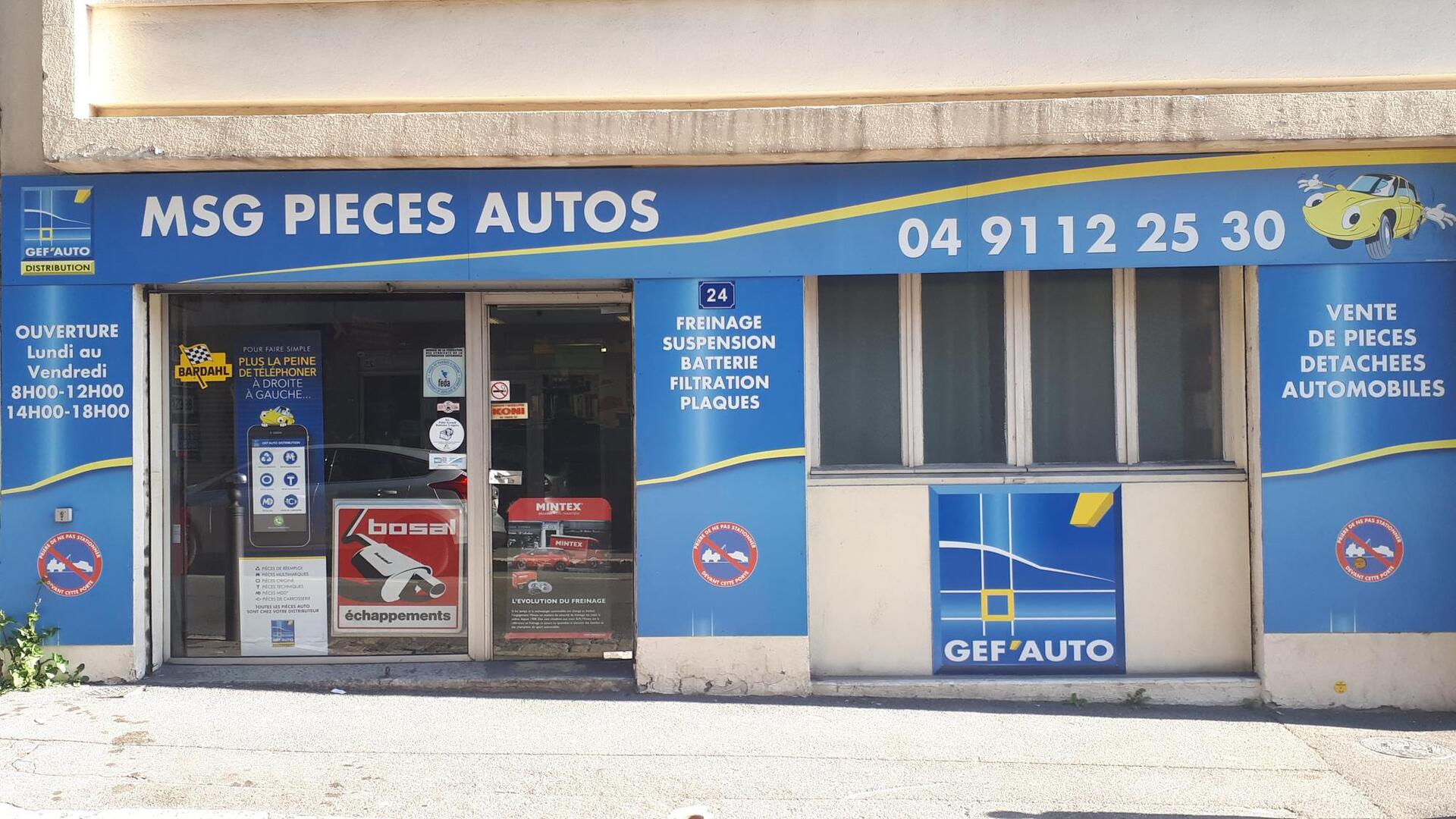 UN DISTRIBUTEUR DE PIÈCES DANS VOTRE VOITURE